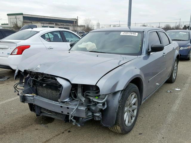 2C3KA43RX6H460850 - 2006 CHRYSLER 300 GRAY photo 2