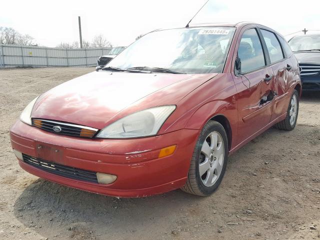 3FAHP37312R191906 - 2002 FORD FOCUS ZX5 RED photo 2