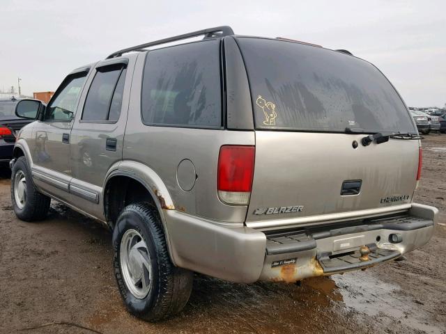 1GNDT13W7Y2361943 - 2000 CHEVROLET BLAZER TAN photo 3