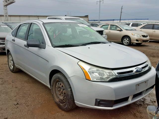 1FAHP34N58W282883 - 2008 FORD FOCUS S/SE SILVER photo 1