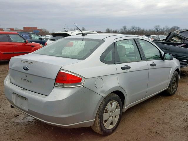 1FAHP34N58W282883 - 2008 FORD FOCUS S/SE SILVER photo 4