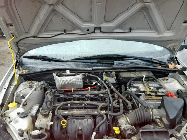 1FAHP34N58W282883 - 2008 FORD FOCUS S/SE SILVER photo 7