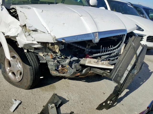 5LMPU28L7XLJ10817 - 1999 LINCOLN NAVIGATOR 双色 照片 9