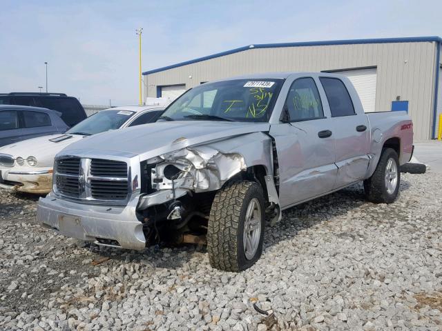 1D7HW28K97S261487 - 2007 DODGE DAKOTA QUA SILVER photo 2