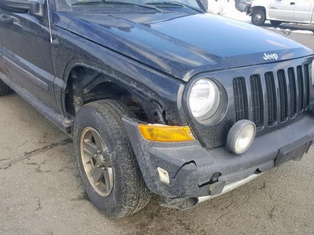 1J4GL38K25W566513 - 2005 JEEP LIBERTY RE BLACK photo 9