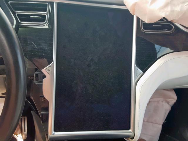 5YJXCDE47HF051341 - 2017 TESLA MODEL X WHITE photo 9