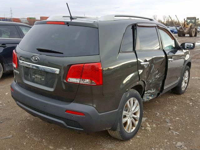 5XYKTDA25BG141358 - 2011 KIA SORENTO BA CHARCOAL photo 4