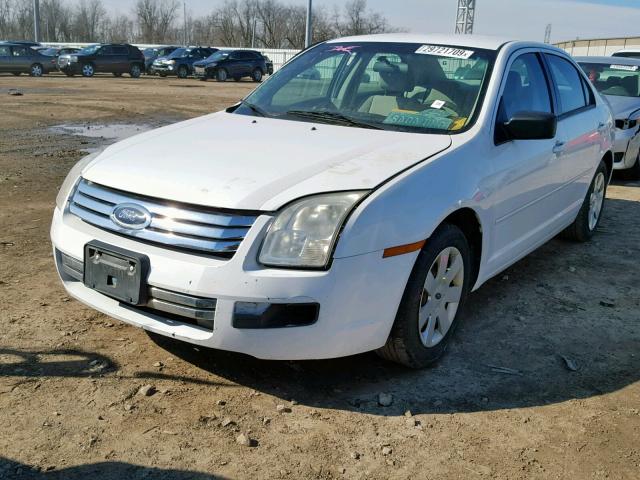 3FAFP06Z76R192883 - 2006 FORD FUSION S WHITE photo 2