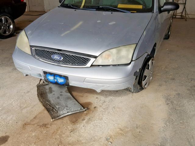 1FAFP34N67W109623 - 2007 FORD FOCUS ZX4 SILVER photo 9