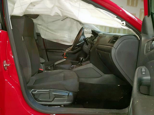 3VW2K7AJ4FM311467 - 2015 VOLKSWAGEN JETTA BASE RED photo 5