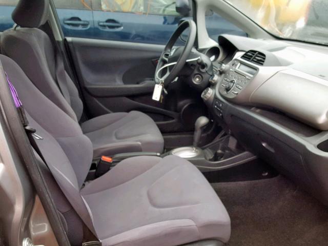 JHMGE8H21AC006313 - 2010 HONDA FIT GRAY photo 5