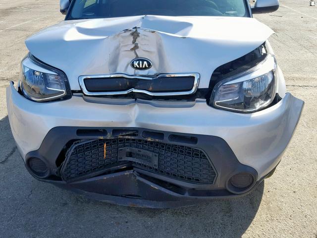 KNDJN2A21F7813543 - 2015 KIA SOUL SILVER photo 9