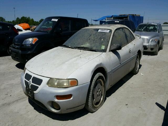 4C3AU52N6TE298479 - 1996 CHRYSLER SEBRING LX WHITE photo 2