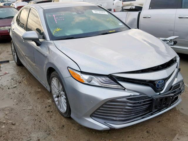 4T1B21HK8JU002504 - 2018 TOYOTA CAMRY HYBR GRAY photo 1