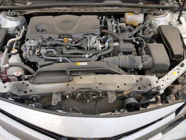 4T1B21HK8JU002504 - 2018 TOYOTA CAMRY HYBR GRAY photo 7