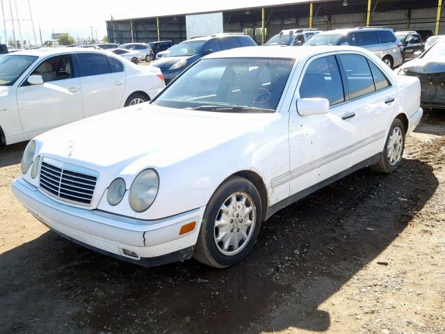 WDBJF55F5VA355288 - 1997 MERCEDES-BENZ E 320 WHITE photo 2