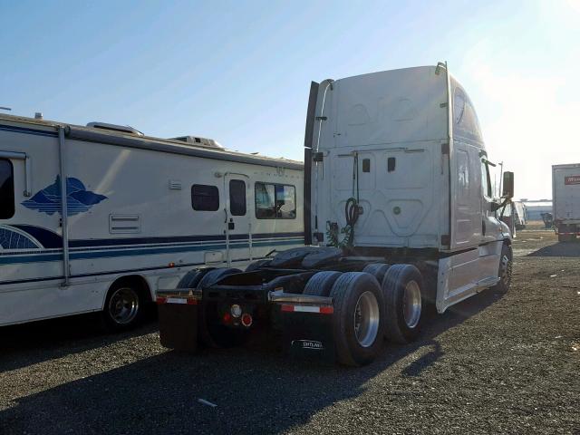 3AKJGLD57FSGJ2694 - 2015 FREIGHTLINER CASCADIA 1 WHITE photo 4