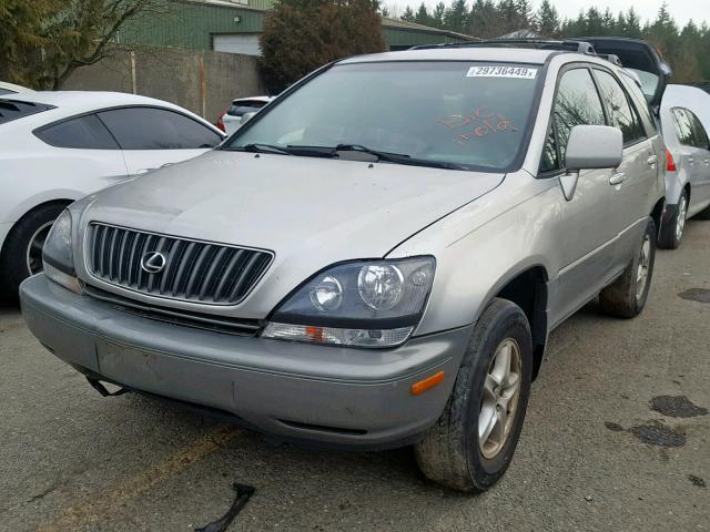 JT6HF10U4Y0109686 - 2000 LEXUS RX 300 SILVER photo 2