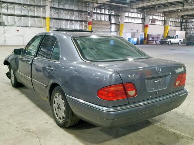 WDBJF65FXWA661510 - 1998 MERCEDES-BENZ E 320 GRAY photo 3