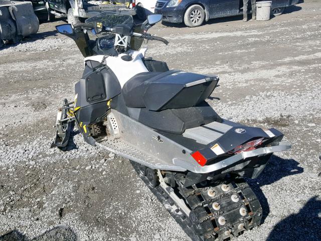 2BPSUCBA1BV000156 - 2011 SKI DOO MX Z TNT TWO TONE photo 3