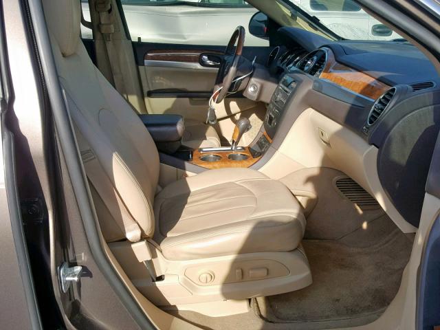 5GAKRCED3CJ278564 - 2012 BUICK ENCLAVE BROWN photo 5