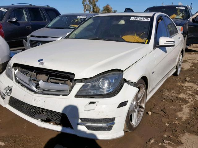 WDDGF4HB2CR195129 - 2012 MERCEDES-BENZ C 250 WHITE photo 2