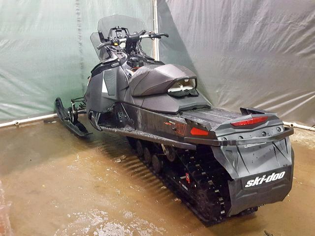 2BPSURHB0HV000189 - 2017 SKI DOO RENEGADE BLACK photo 3