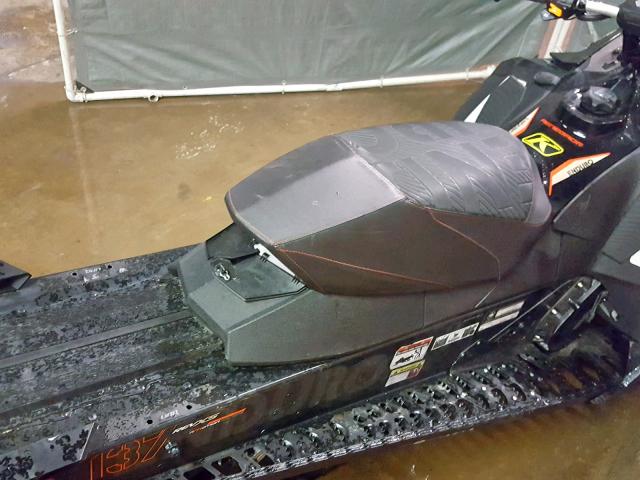 2BPSURHB0HV000189 - 2017 SKI DOO RENEGADE BLACK photo 6