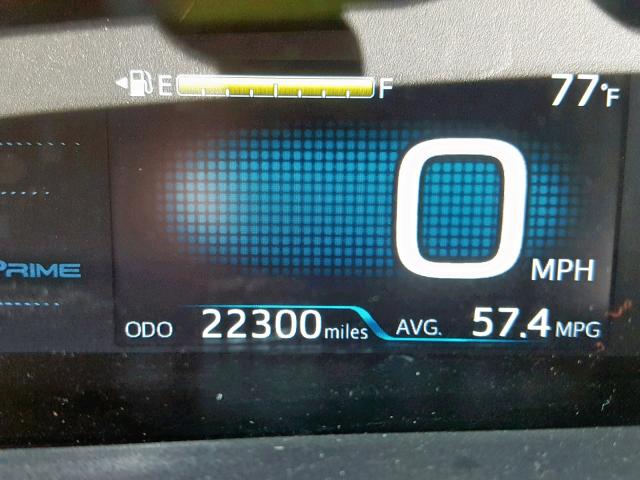 JTDKARFP3H3013205 - 2017 TOYOTA PRIUS PRIM 灰色 照片 8