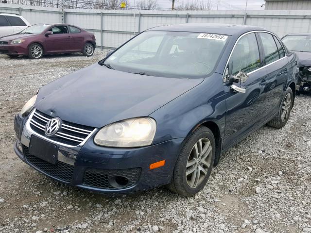 3VWDT71K56M690784 - 2006 VOLKSWAGEN JETTA TDI BLUE photo 2