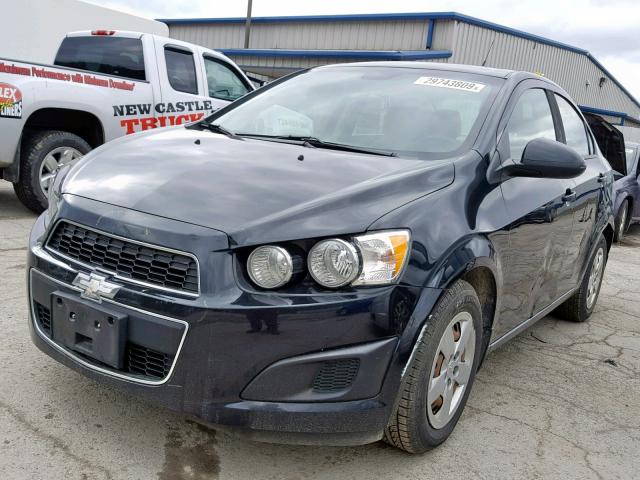 1G1JA5SH2D4209698 - 2013 CHEVROLET SONIC LS 黑色 照片 2
