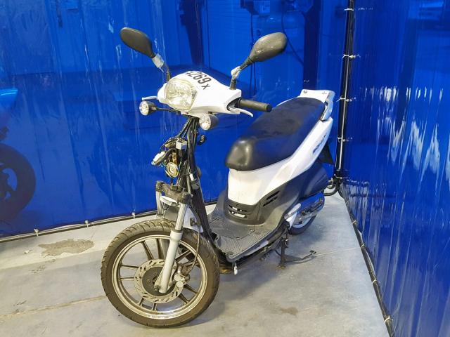 REGBS1D05GXAE1840 - 2016 OTHER MOPED WHITE photo 2
