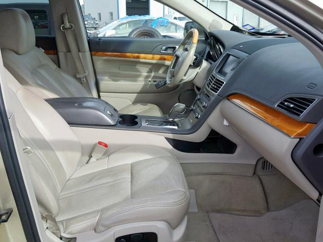 2LMHJ5FR8ABJ17960 - 2010 LINCOLN MKT GOLD photo 5