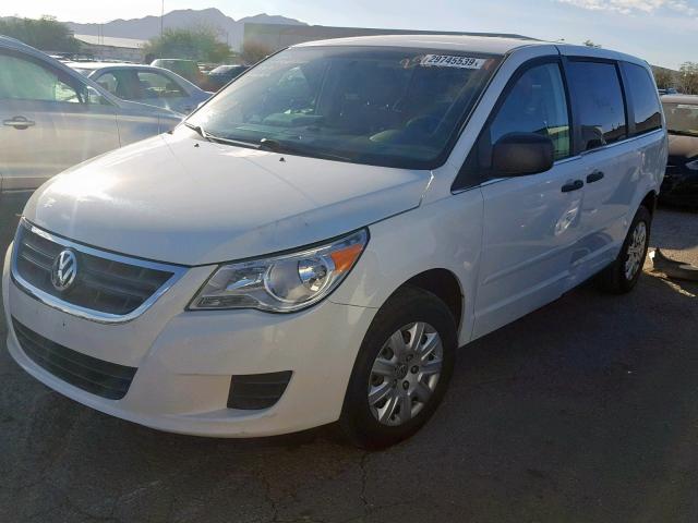 2V4RW4D12AR406858 - 2010 VOLKSWAGEN ROUTAN S WHITE photo 2