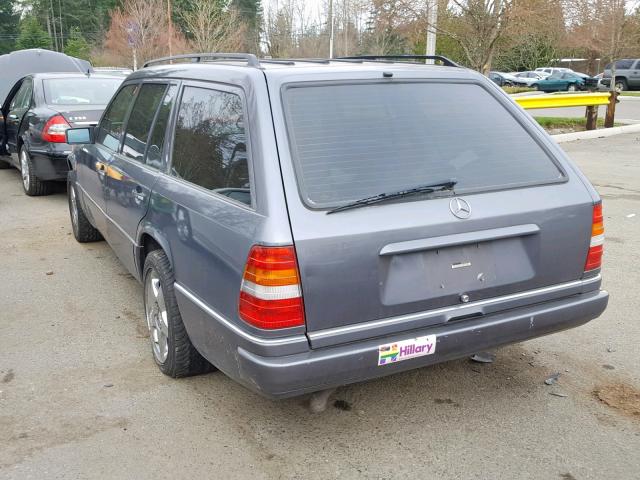 WDBEA92E4SF333154 - 1995 MERCEDES-BENZ E 320 GRAY photo 3