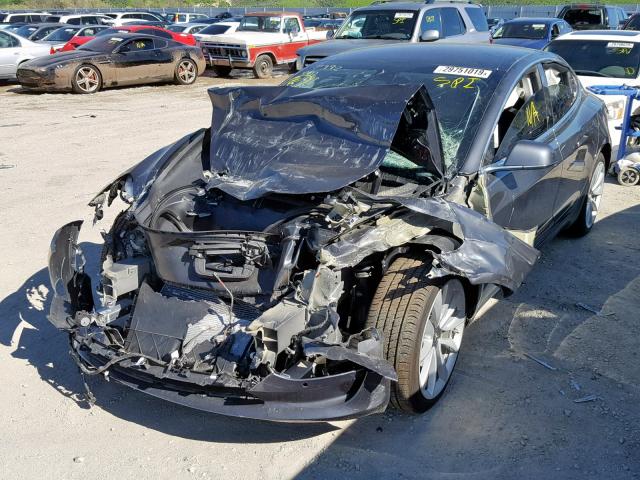 5YJ3E1EB7JF132352 - 2018 TESLA MODEL 3 გრაფიტი ფოტო 2