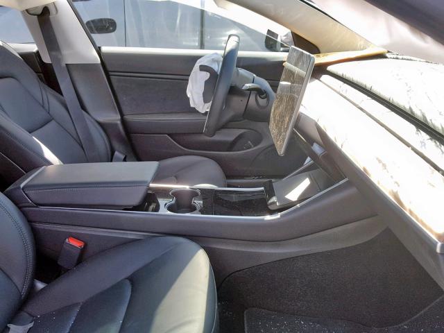 5YJ3E1EB7JF132352 - 2018 TESLA MODEL 3 გრაფიტი ფოტო 5