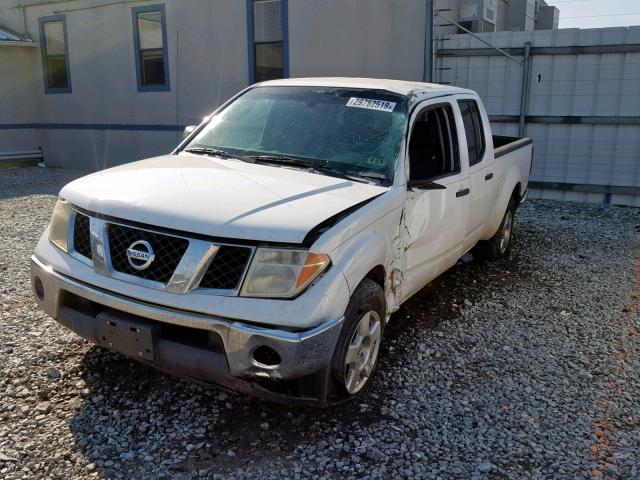 1N6AD09W98C432481 - 2008 NISSAN FRONTIER C WHITE photo 2