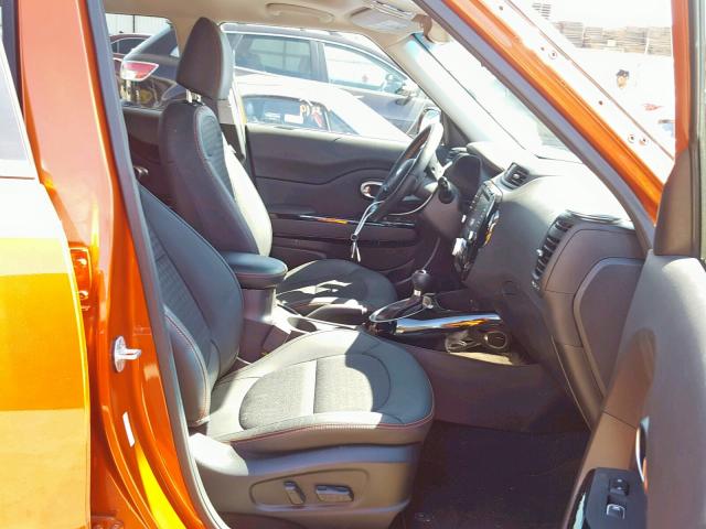 KNDJX3AA2J7586878 - 2018 KIA SOUL ! ORANGE photo 5