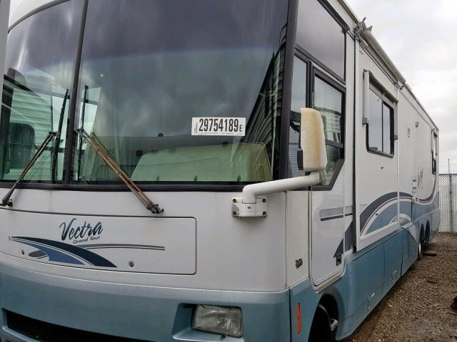 3FCMF53G1VJA18048 - 1997 WINNEBAGO WINNEBAGO TWO TONE photo 2