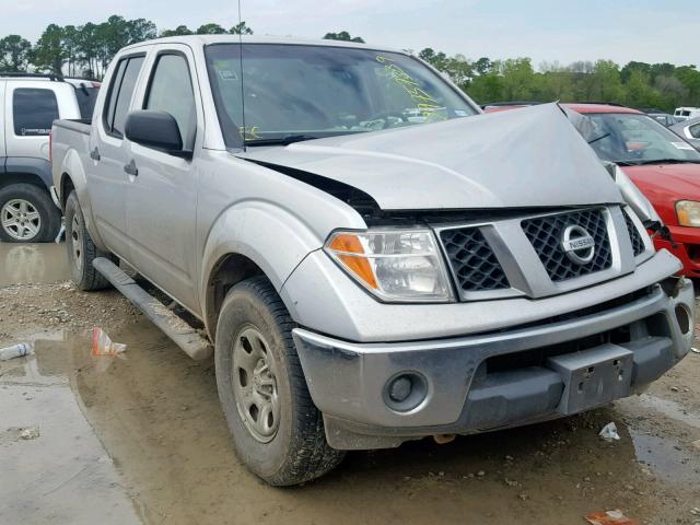 1N6AD07U88C401904 - 2008 NISSAN FRONTIER C SILVER photo 1