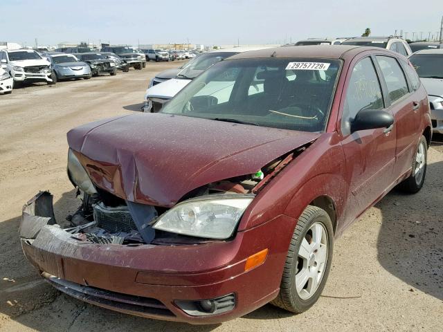 1FAHP37N17W340210 - 2007 FORD FOCUS ZX5 RED photo 2