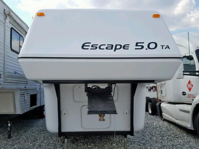 2E9TF6B51HC068318 - 2017 5TH TRAILER WHITE photo 8