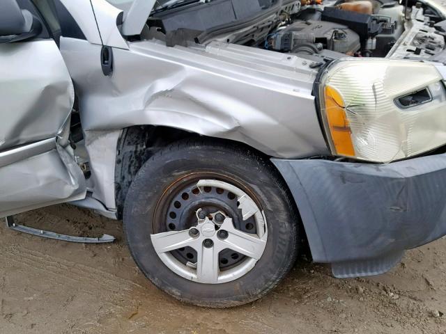 2CNDL13F556200087 - 2005 CHEVROLET EQUINOX LS SILVER photo 9