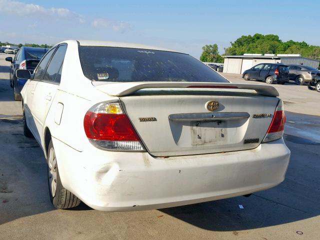 4T1BE32K15U412997 - 2005 TOYOTA CAMRY LE WHITE photo 3