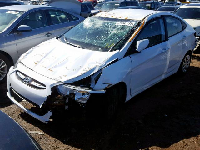 KMHCT4AE8HU271250 - 2017 HYUNDAI ACCENT SE WHITE photo 2