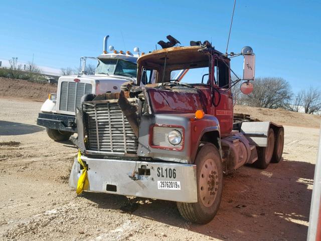 1M2N188Y3FA009706 - 1985 MACK 600 R600 RED photo 2