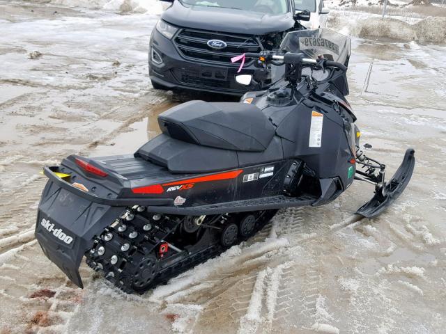 2BPSUEGB1GV000257 - 2016 SKI DOO MXZ BLACK photo 4