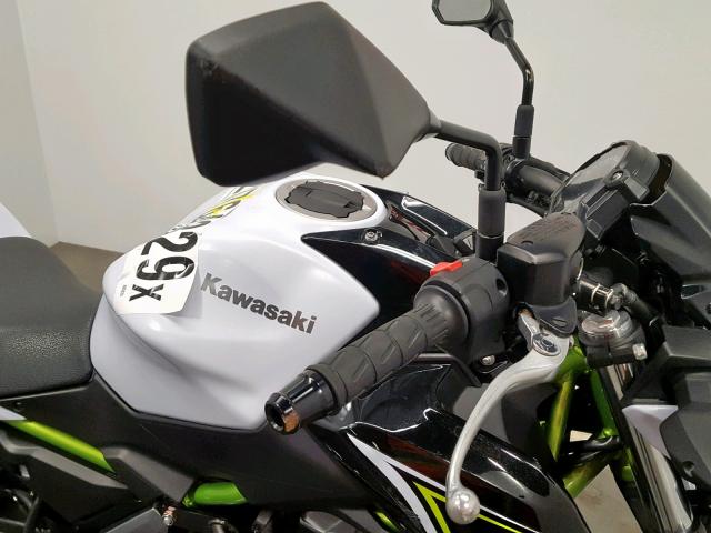 JKAEREG14HDA00835 - 2017 KAWASAKI ER650 G WHITE photo 13