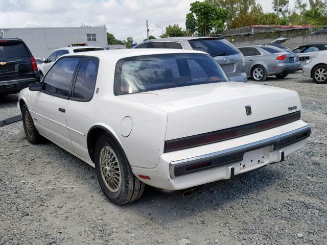 1G3EV11C3KU301878 - 1989 OLDSMOBILE TORONADO T WHITE photo 3